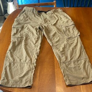 Duluth Trading Co Men's Khaki Cargo Pants